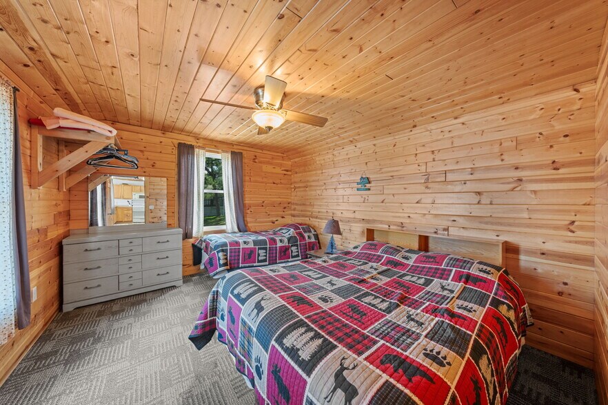 More Photos Of 9978 Gappa Rd, Kabetogama Hotel For Sale