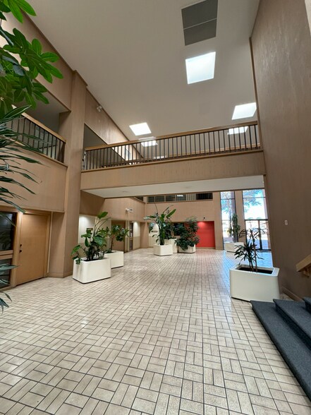 More Photos Of 9440 Viscount Blvd, El Paso Office For Sale