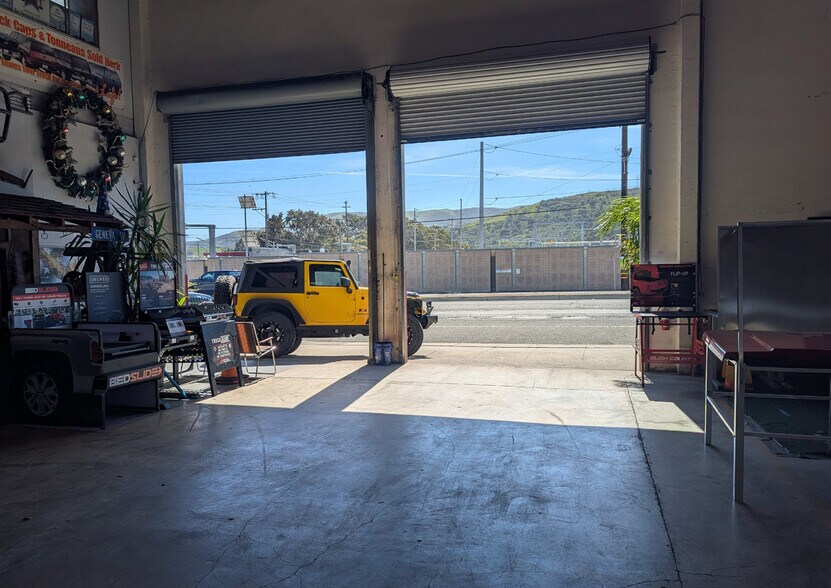 More Photos Of 3275 Geneva Ave, Daly City Service For Sale