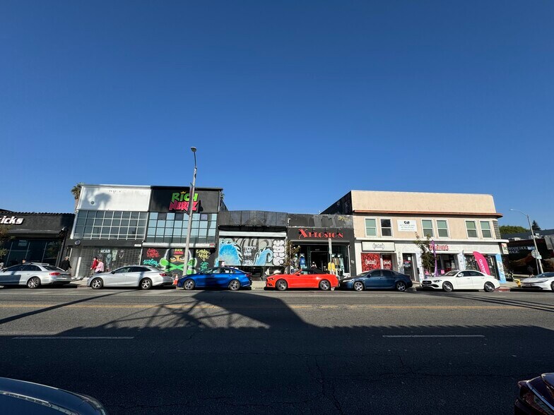 More Photos Of 7555-7555 1/2 Melrose Ave, Los Angeles Storefront For Lease