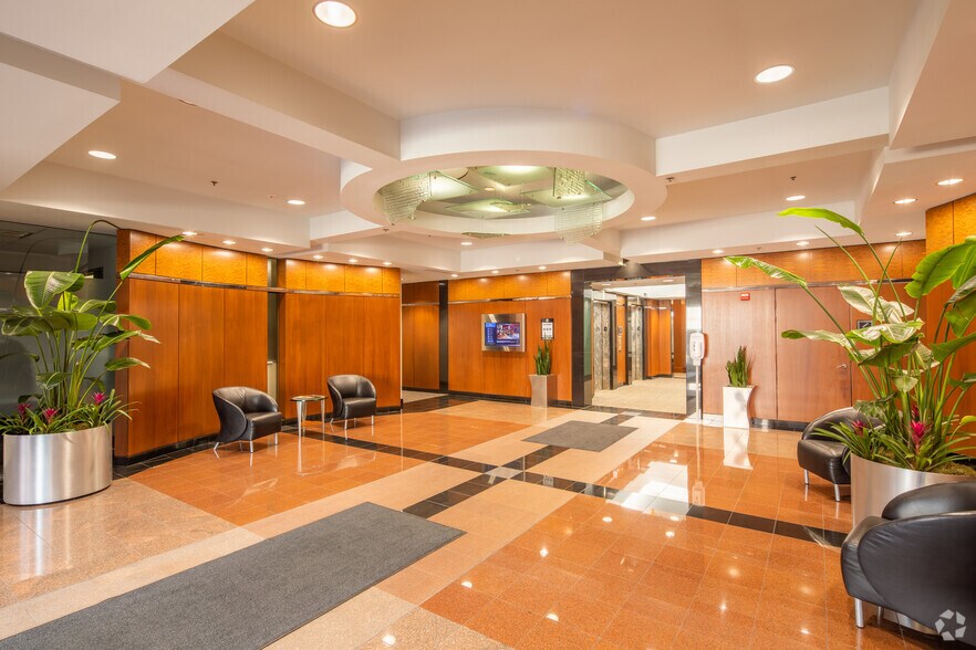 More Photos Of 14567 N Outer Forty, Chesterfield Office For Lease