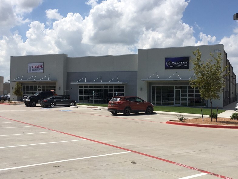 More Photos Of 2560 Technology Dr, Plano Industrial For Lease