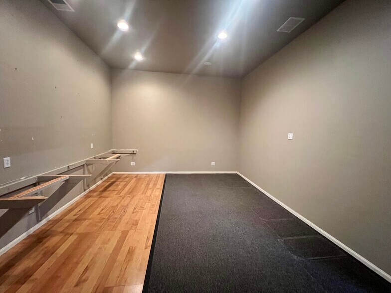 More Photos Of 709-711 Mission Ave, Oceanside Storefront For Lease
