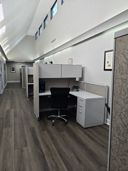 More Photos Of 400 Percival Rd, Columbia Office For Lease