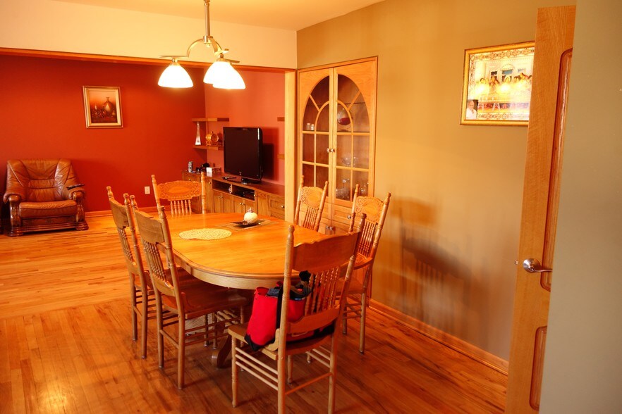 More Photos Of 70-10 Eliot Ave, Flushing Apartments For Sale