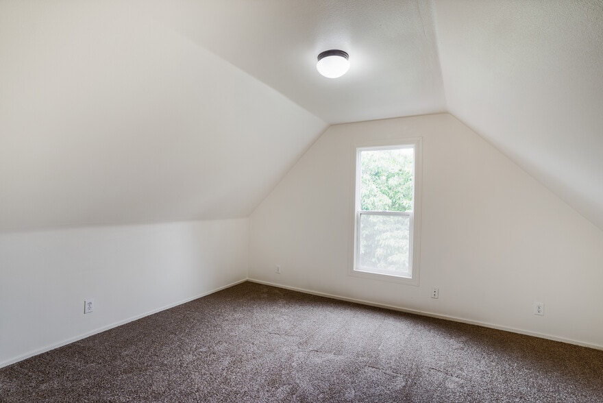 More Photos Of 1133 Irvington Dr, Eugene Land For Sale