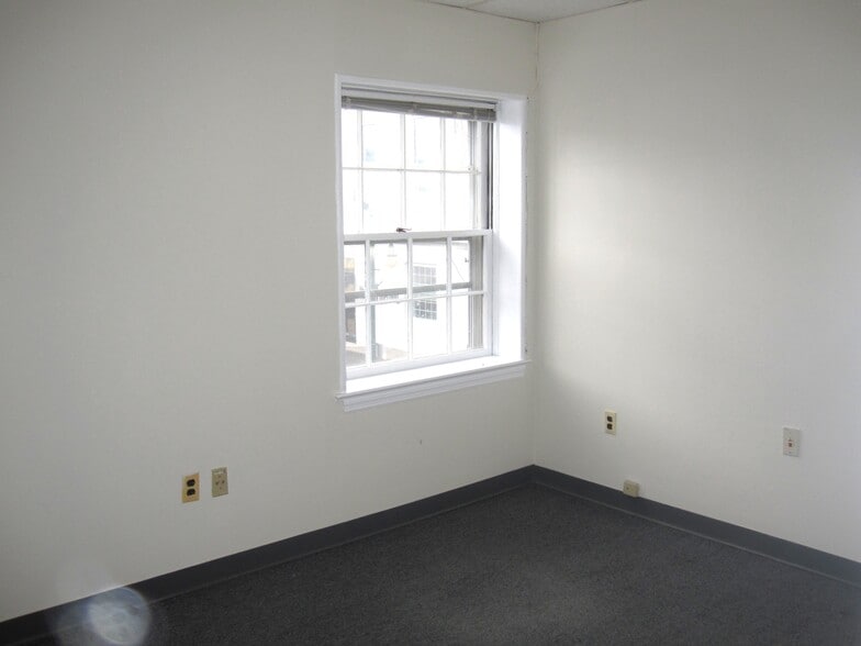 More Photos Of 18 Bank St, Summit Office For Sale