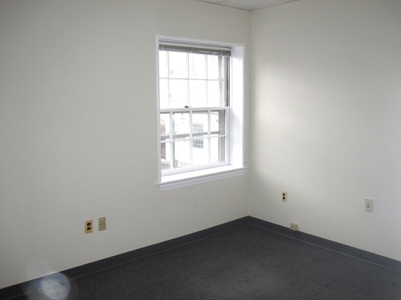 More Photos Of 18 Bank St, Summit Medical For Lease
