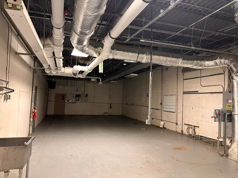 More Photos Of 600 Boyce Rd, Pittsburgh Food Processing For Lease