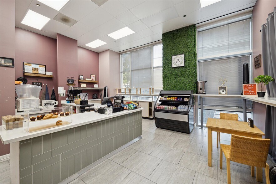 More Photos Of 9800 Centre Pky, Houston Office For Lease