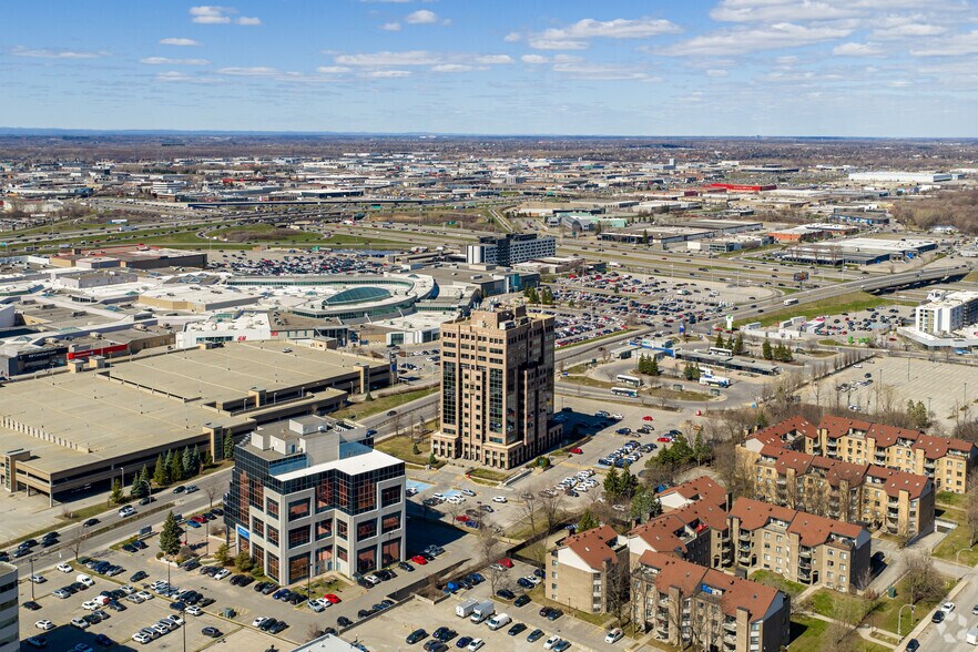 More Photos Of 3030 Boul Le Carrefour, Laval Medical For Lease