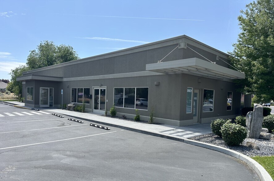 More Photos Of 8601 W Clearwater Ave, Kennewick Office For Lease
