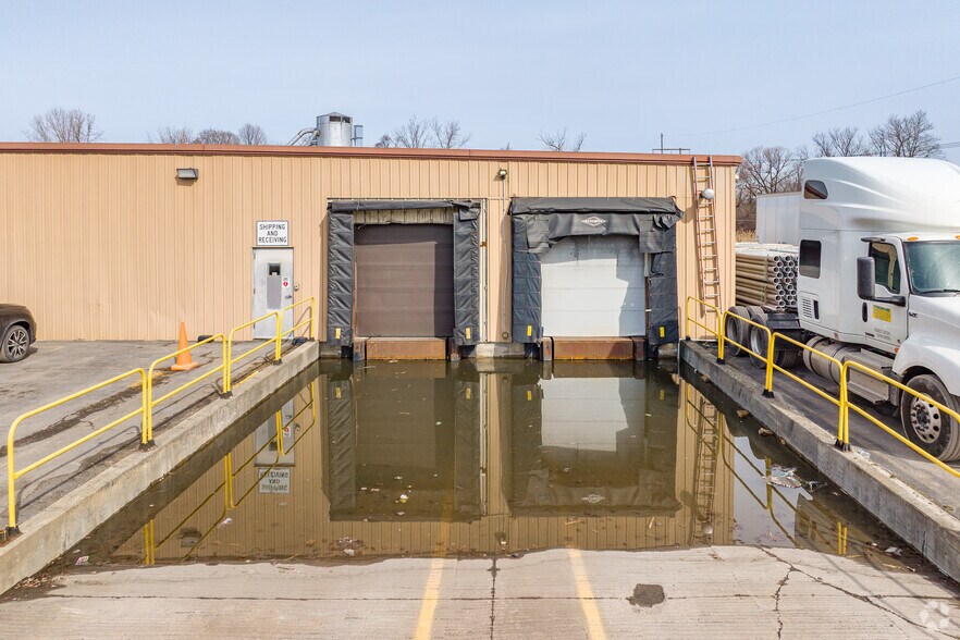 More Photos Of 151 Midler Park Dr, Syracuse Industrial For Sale