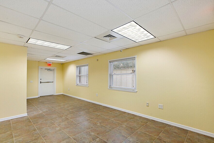 More Photos Of 6790 65th Way N, Pinellas Park Freestanding For Lease