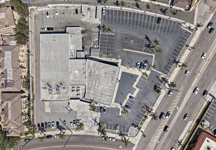 More Photos Of 1919 N Lakewood Blvd, Long Beach Auto Dealership For Sale