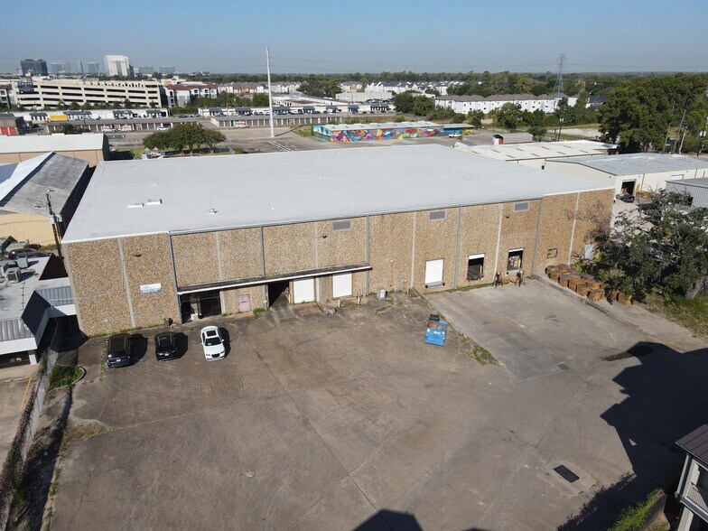More Photos Of 10910 Katy Fwy, Houston Distribution For Sale