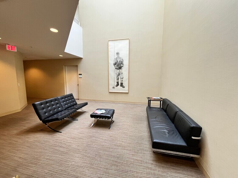 More Photos Of 1577 E Chevy Chase Dr, Glendale Medical For Lease