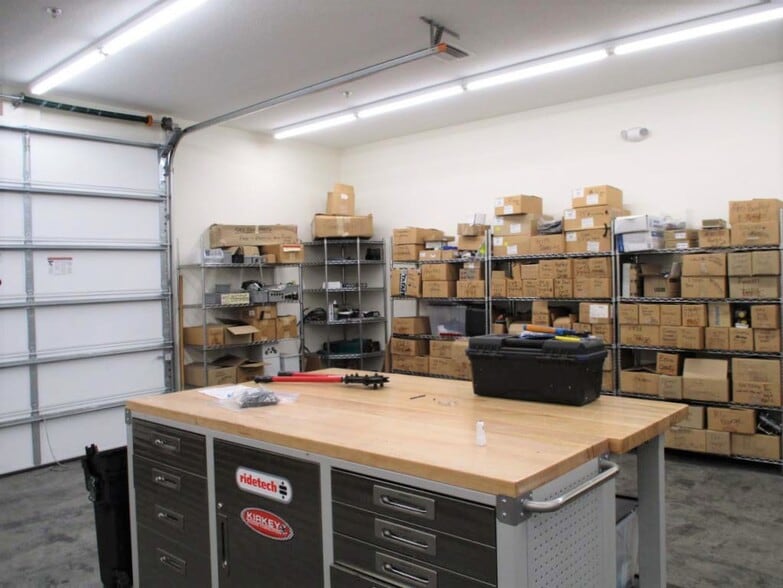 More Photos Of 19994 Independence, Groveland Distribution For Lease