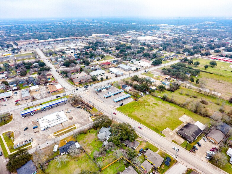 More Photos Of 2100 S College Ave, Bryan Service Station For Sale