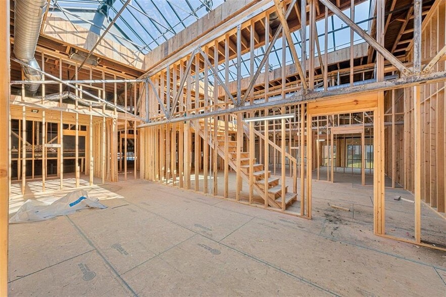 More Photos Of 1349 Adams St, Bowling Green Distribution For Sale