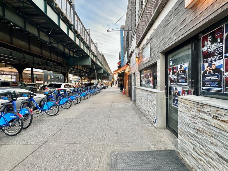 More Photos Of 2844 31st St, Astoria Storefront Retail Residential For Lease