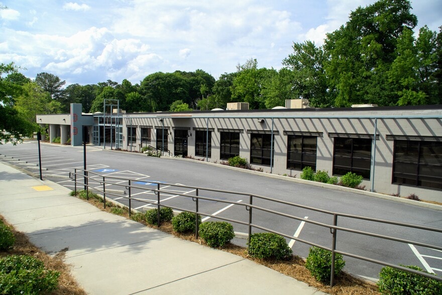 Primary Photo Of 3453 Pierce Dr NE, Chamblee Office For Sale