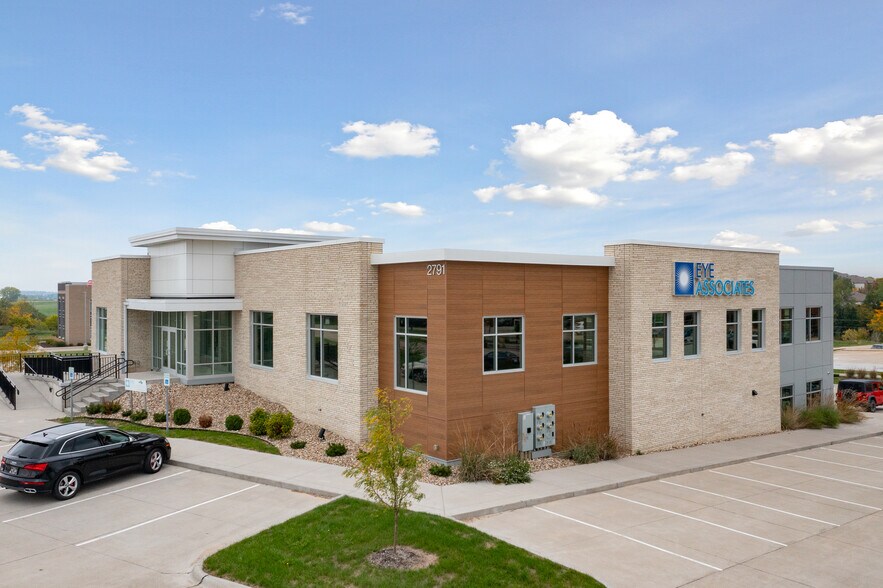 More Photos Of 2791 Heartland Dr, Coralville Healthcare For Lease