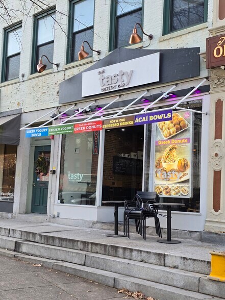 More Photos Of 141 Main St, Northampton Storefront Retail Residential For Sale
