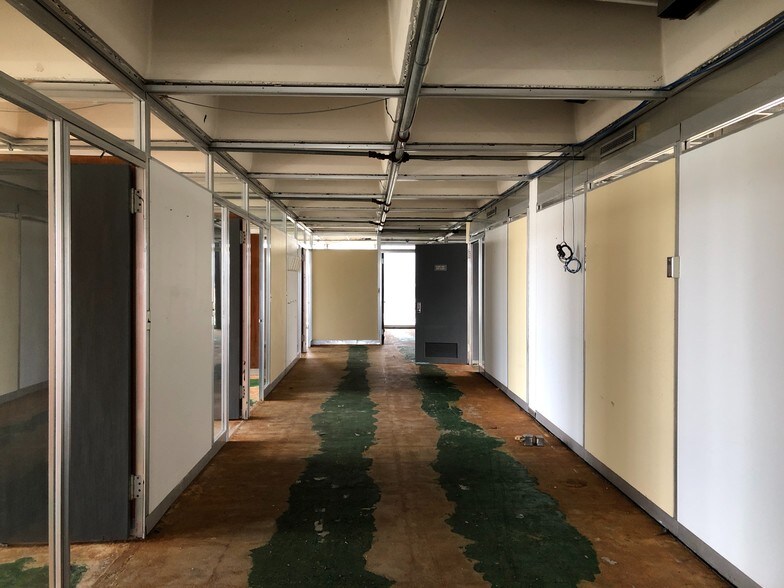 More Photos Of 16000-16200 Northland Dr, Southfield Office For Sale