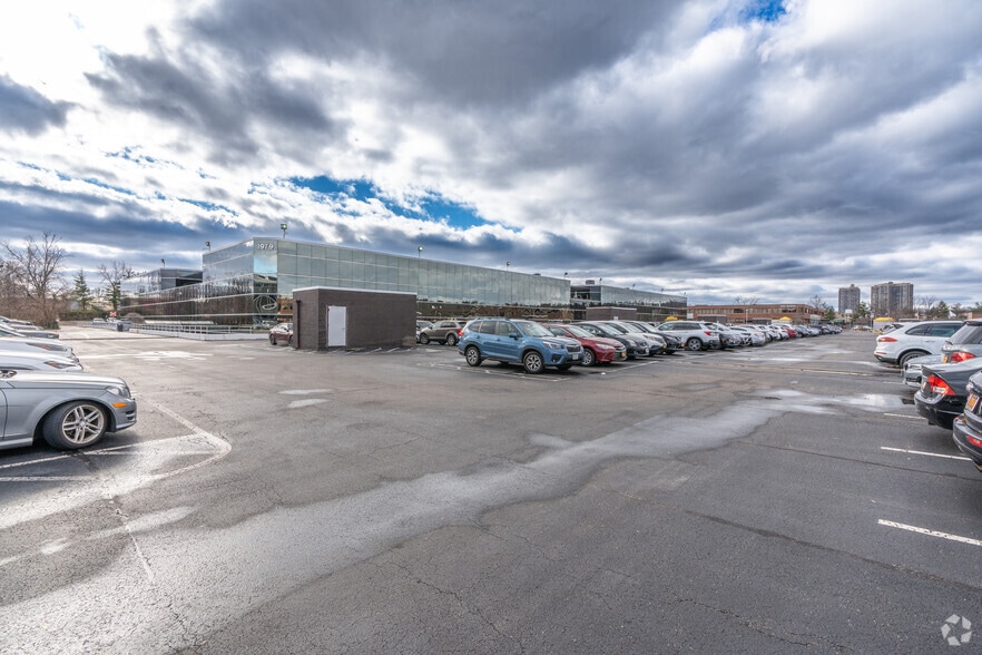 More Photos Of 1979 Marcus Ave, Lake Success Coworking Space
