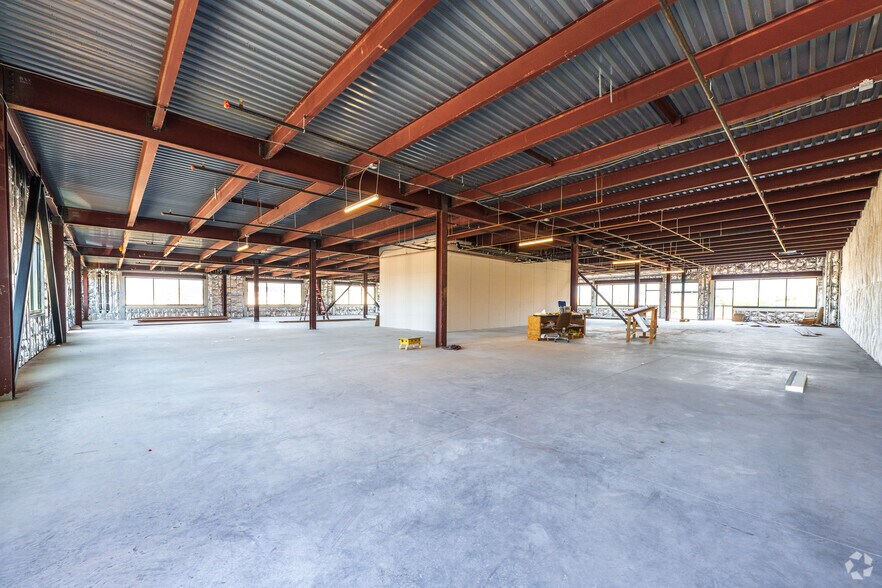 More Photos Of 2100 Louisiana Blvd NE, Albuquerque Coworking Space