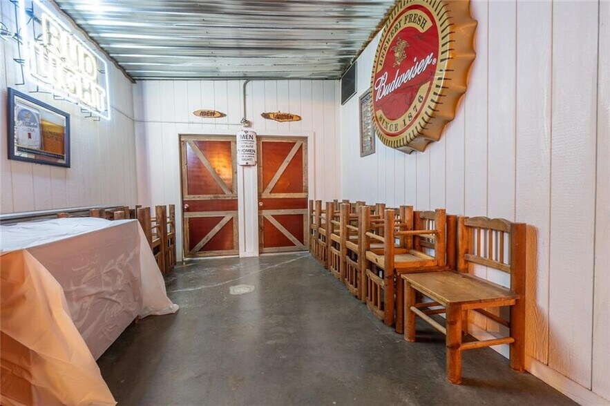 More Photos Of 233 Hwy 75, Sycamore Restaurant For Sale