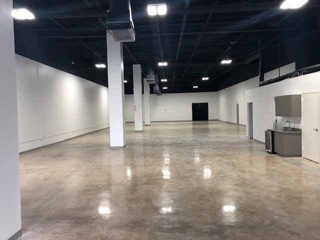 More Photos Of 6438 Dawson Blvd, Norcross Showroom For Lease