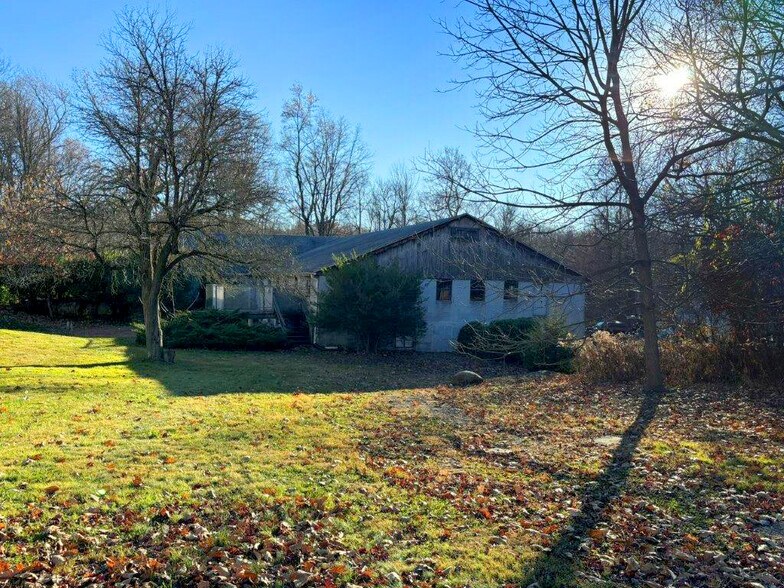 More Photos Of 536 Scott Rd, Waterbury Industrial For Sale