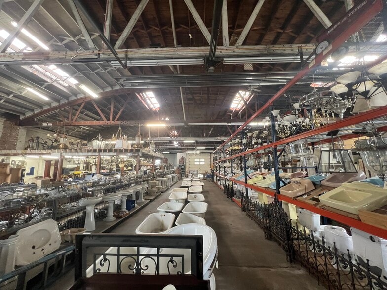 More Photos Of 7829-7839 W Grand Ave, Elmwood Park Warehouse For Sale