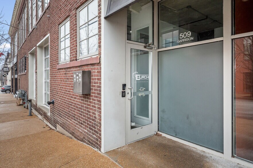 More Photos Of 511 N Garrison Ave, Saint Louis Office For Lease