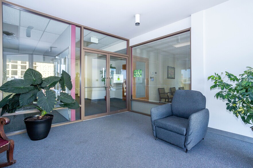 More Photos Of 1316 Wall St, Everett Office For Sale