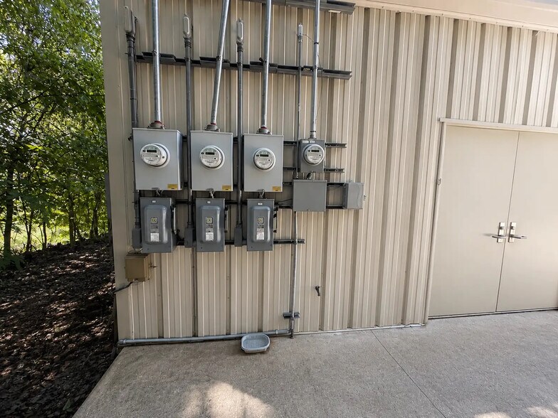 More Photos Of 2245 11th St, Mandeville Office For Sale