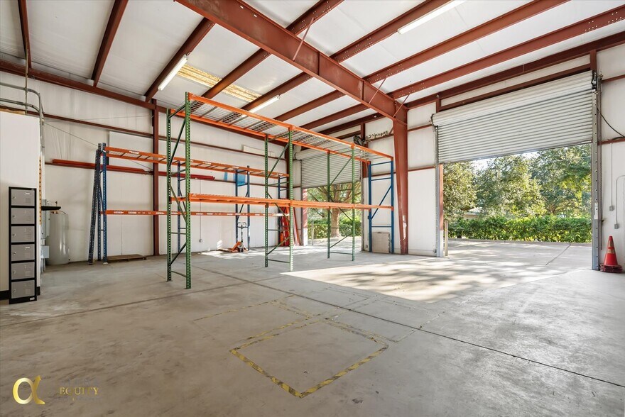 More Photos Of 201 Specialty Pt, Sanford Showroom For Lease