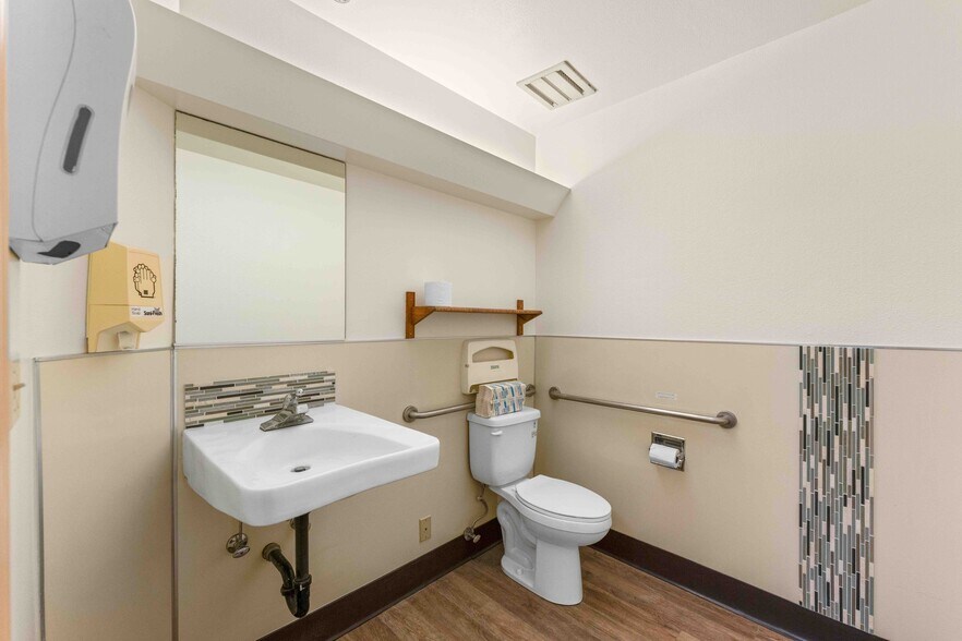 More Photos Of 504 W Pueblo St, Santa Barbara Medical For Sale