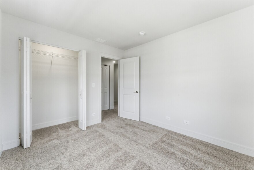 More Photos Of 214 N Walnut St, Bensenville Apartments For Sale