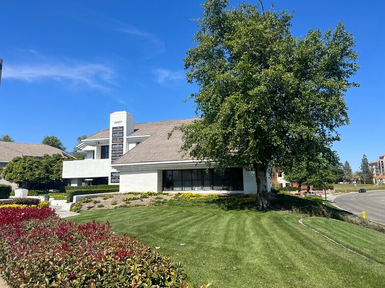 More Photos Of 10837 Laurel St, Rancho Cucamonga Medical For Sale