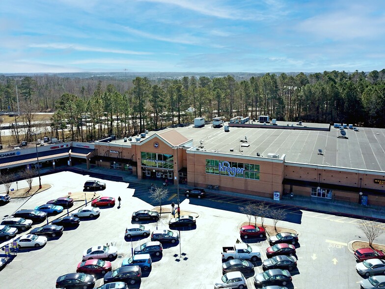 More Photos Of 4550 Jonesboro Rd, Union City Freestanding For Lease