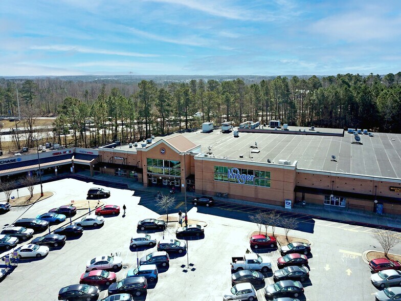 More Photos Of 4550 Jonesboro Rd, Union City Freestanding For Lease