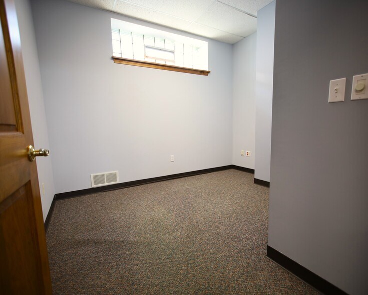 More Photos Of 326 Springside Ave, Pittsfield Office For Lease