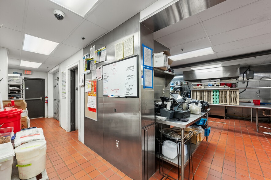 More Photos Of 655 2nd Ave S, Saint Petersburg Restaurant For Sale
