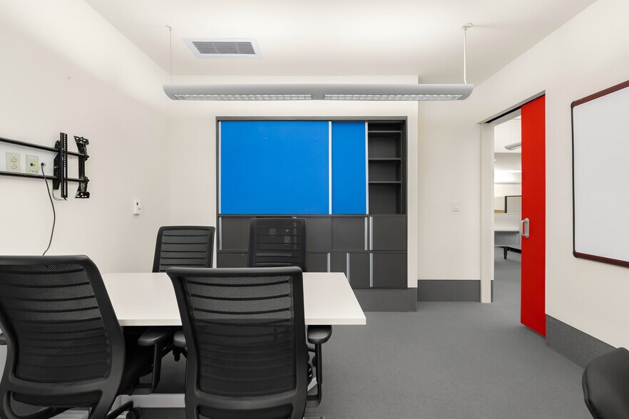 More Photos Of 301 Washington St, Columbus Office For Lease