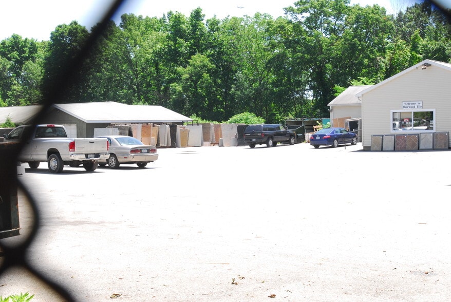 More Photos Of 1402 Route 300, Newburgh Showroom For Sale