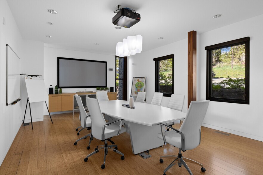 More Photos Of 9611 Highway 97, Lake Country Loft Creative Space For Sale