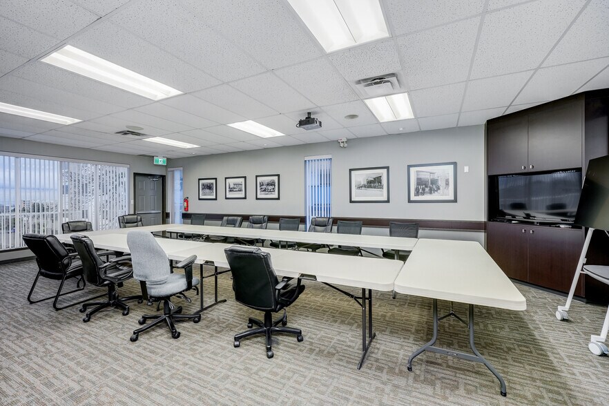 More Photos Of 915 Esquimalt Rd, Victoria Office For Sale